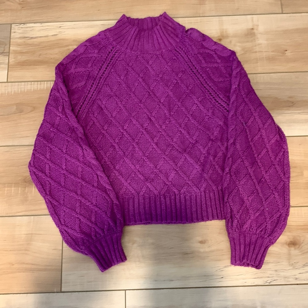 American Eagle Sweater
